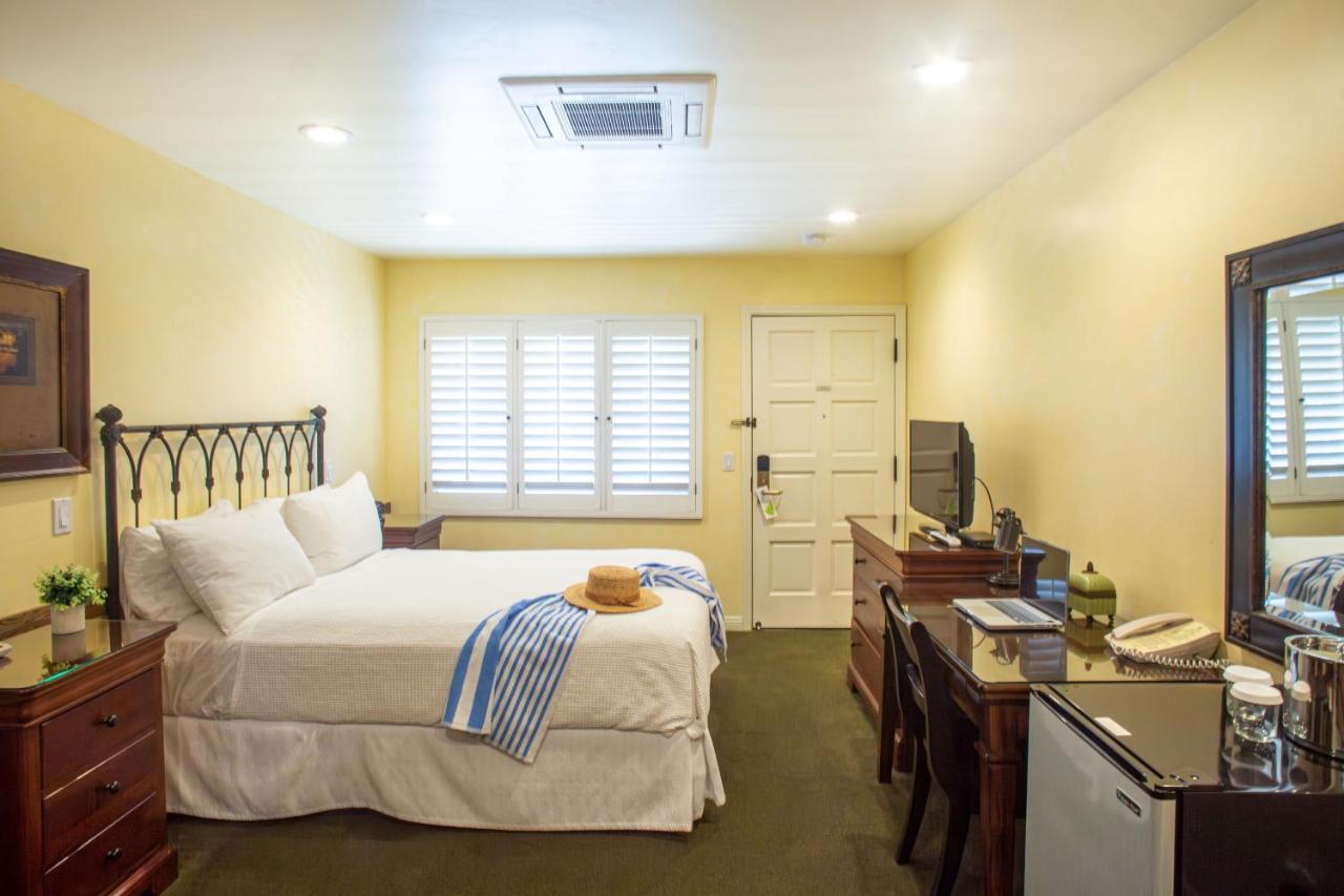 Castillo Inn At The Beach Santa Barbara Exterior photo